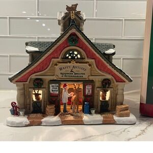Lemax Happy Antlers Reindeer Shelter Veterinarian Christmas Village 75193 EUC
